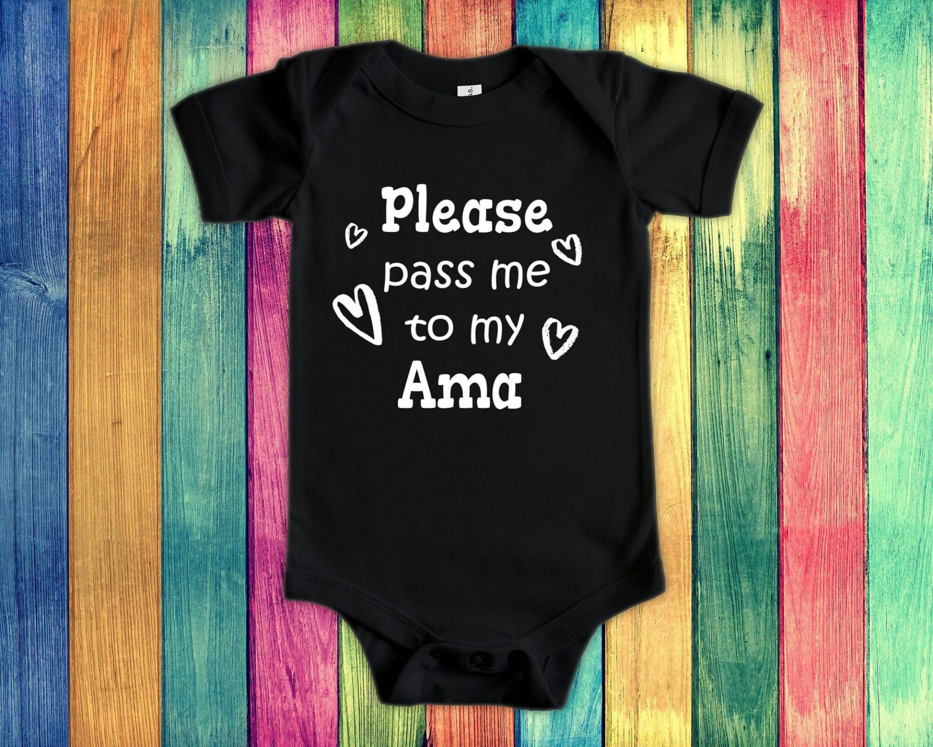 Pass Me To Ama Süßer Oma Baby Body, Tshirt Oder Kleinkind Shirt Besonderes Großmutter Geschenk Schwangerschaft Ankündigung von WalltoWallMall