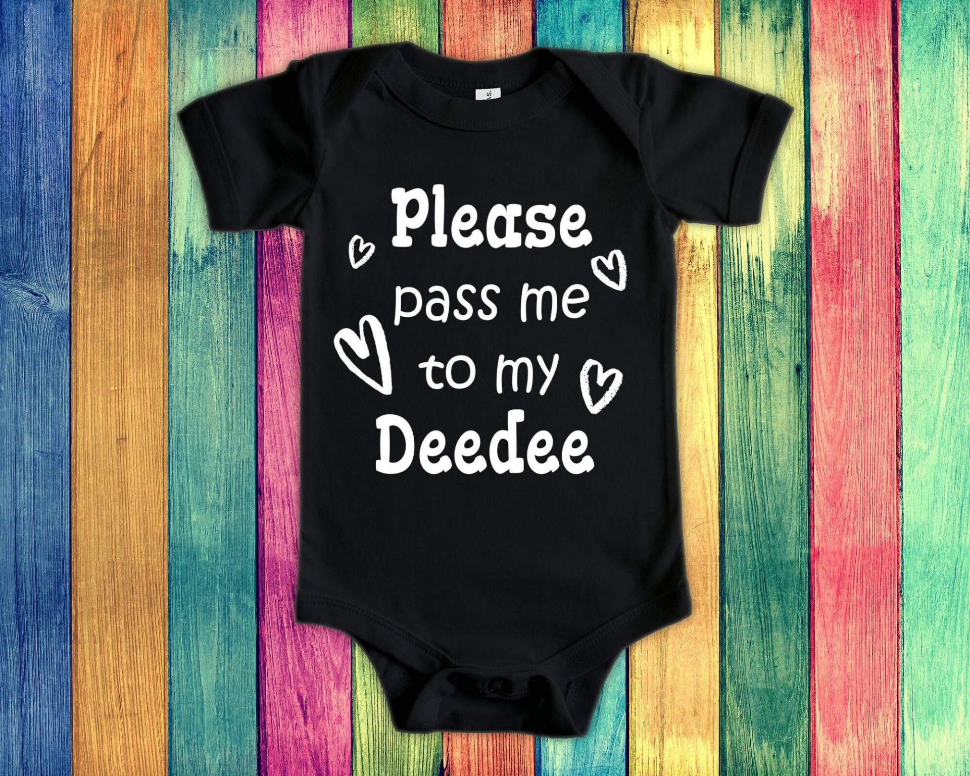 Pass Me To Deedee Süßer Oma Baby Body, Tshirt Oder Kleinkind Shirt Besonderes Großmutter Geschenk Schwangerschaft Ankündigung von WalltoWallMall