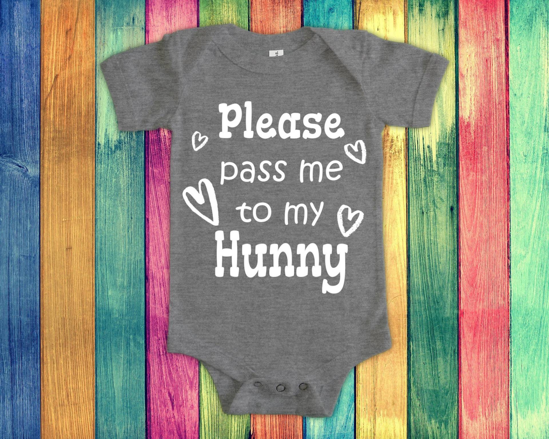 Pass Me To Honey Süßer Oma Baby Body, Tshirt Oder Kleinkind Shirt Besonderes Großmutter Geschenk Schwangerschaft Ankündigung von WalltoWallMall