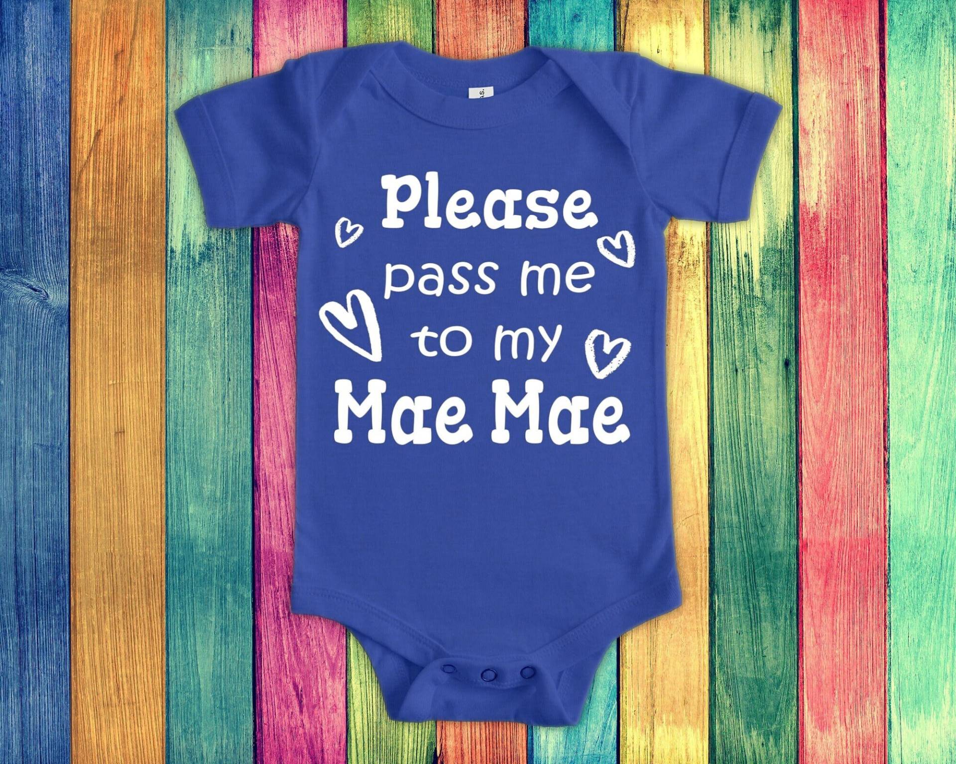 Pass Me To Mae Süßer Oma Baby Body, Tshirt Oder Kleinkind Shirt Besonderes Großmutter Geschenk Schwangerschaft Ankündigung von WalltoWallMall