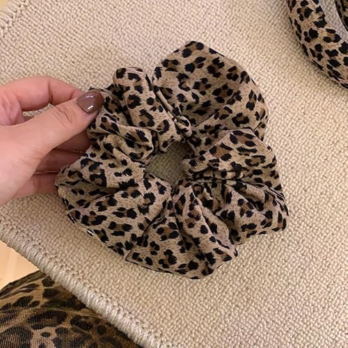 Waltonalice 2 Stück Haargummis für Damen Leopard Haargummis Pferdeschwanzhalter Breite Rand Scrunchie Haarschmuck elastische Haarbänder Helles Leopardenmuster-Haarband Waltonalice 2 Stück Haargummis für Damen Leopard Haargummis Pferdeschwanzhalter Breite Rand Scrunchie Haarschmuck elastische Haarbänder Helles Leopardenmuster-Haarband von Waltonalice