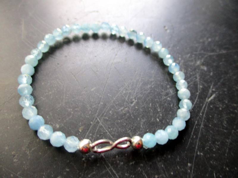 Armband, Chalcedon, Hellblau, Facettiert, Infinity, Schmuck, Unisex Armband, Chalcedon, Hellblau, Facettiert, Infinity, Schmuck, Unisex von WaltrautvonRoda