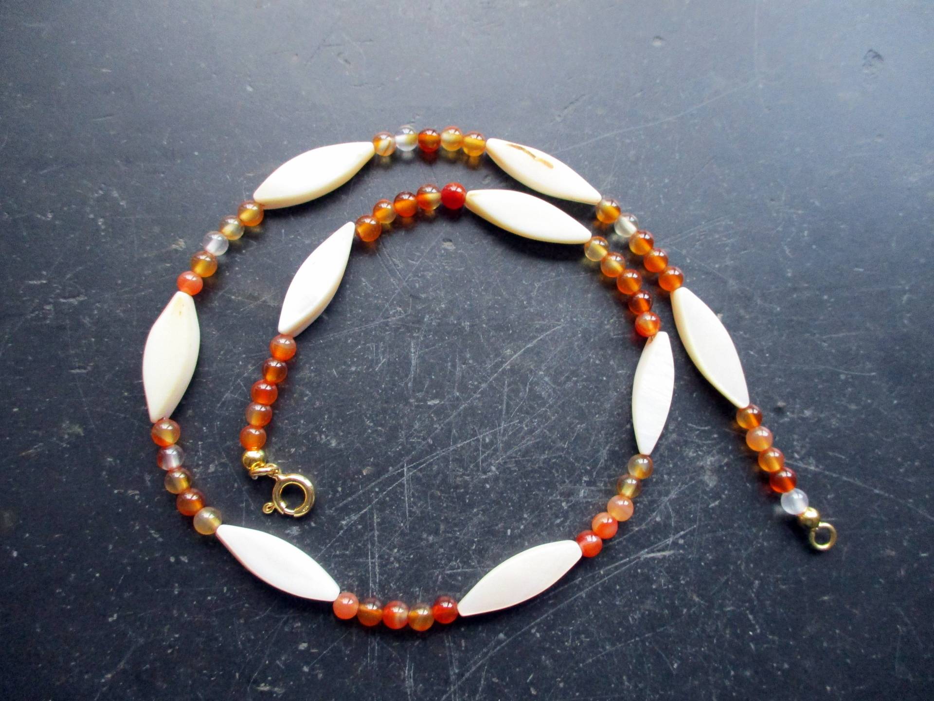 Kette, Perlmutt, Mondstein, Orange, Weiß, Schmuck, Frauen Kette, Perlmutt, Mondstein, Orange, Weiß, Schmuck, Frauen von WaltrautvonRoda