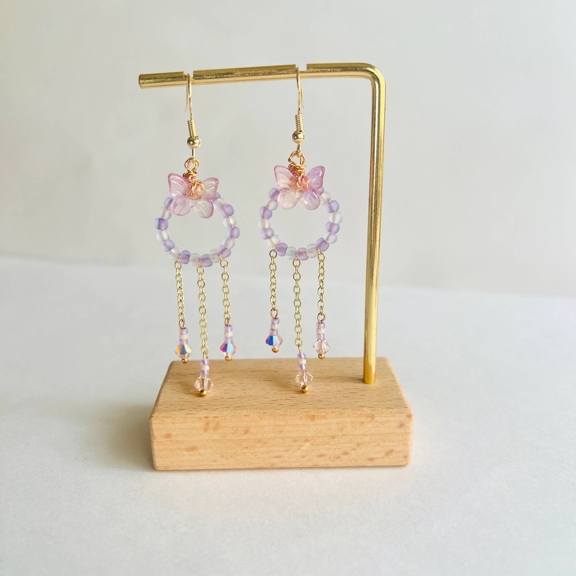 Handgemachter Lila Schmetterling Ohrring - Kristall Fee Kreativer Kawaii Ohrhänger Handgemachter Lila Schmetterling Ohrring - Kristall Fee Kreativer Kawaii Ohrhänger von WandWZONE