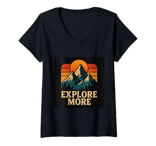 Damen Entdecken Sie mehr Retro Mountain Sunset Adventure Design T-Shirt mit V-Ausschnitt Damen Entdecken Sie mehr Retro Mountain Sunset Adventure Design T-Shirt mit V-Ausschnitt von Wander Spirit Gear