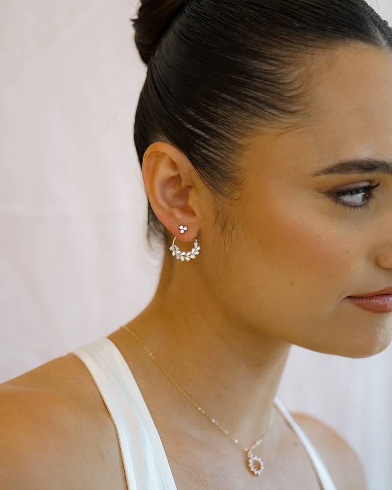 Adeline Kranz Ohrjacken, Zierliche Ohrringe, Brautjungfer Brautschmuck, Gold Runde Natur Inspiriert von WanderandLustJewelry