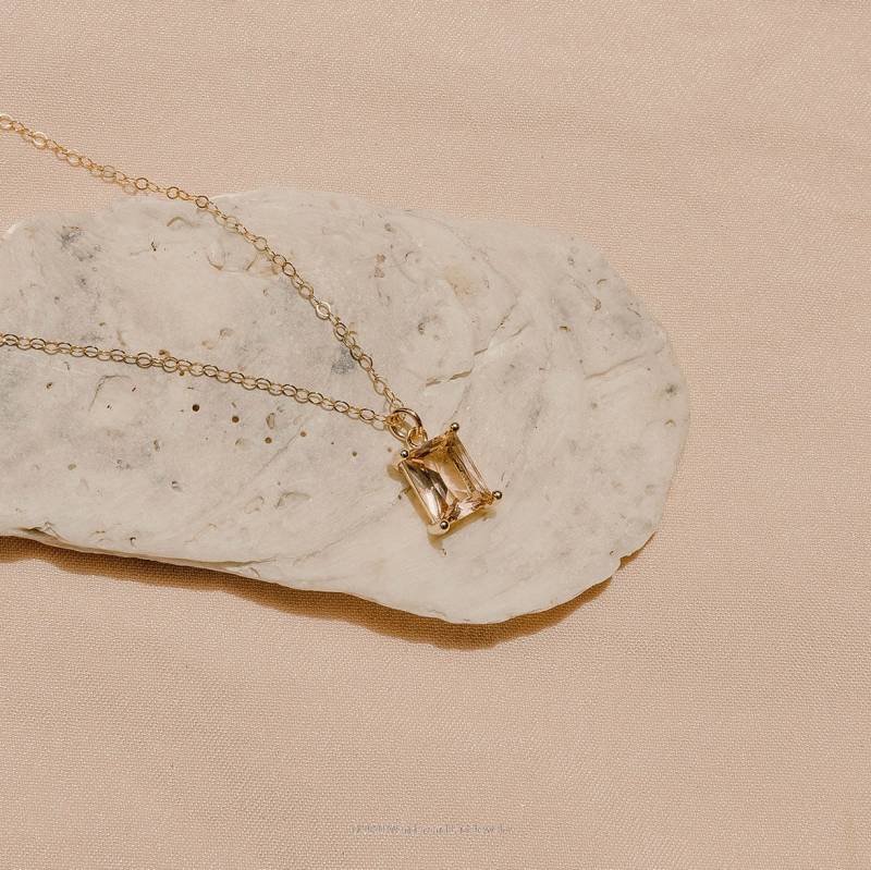 Jolie Halskette, Champagner Blush Smaragd Schliff Zierliche Gold Pfirsich Einfache Halskette von WanderandLustJewelry