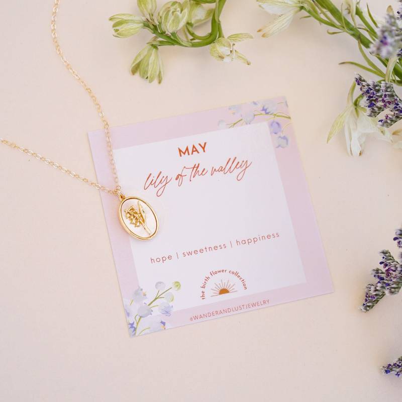Mai Geburt Blume Halskette, Maiglöckchen Geburtsmonat Brautjungfer Blumen Perlmutt von WanderandLustJewelry
