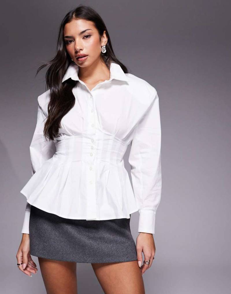 Wanderdoll - Andy - Weiße Hemdbluse mit Schulterpolstern, betonter Taille und Knopfleiste von Wanderdoll