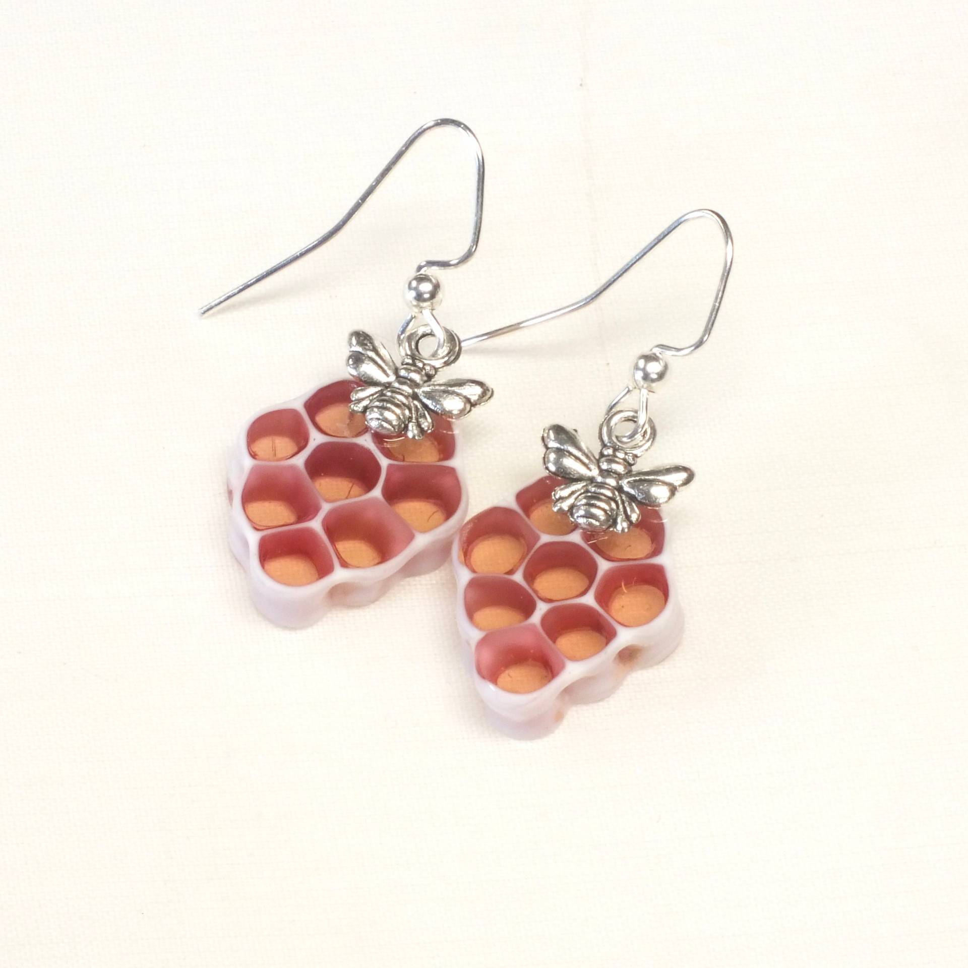 Bienenwaben Ohrringe ~ Bienenzucht Geschenk Bienenwaben Ohrringe ~ Bienenzucht Geschenk von WanderingArtGlass