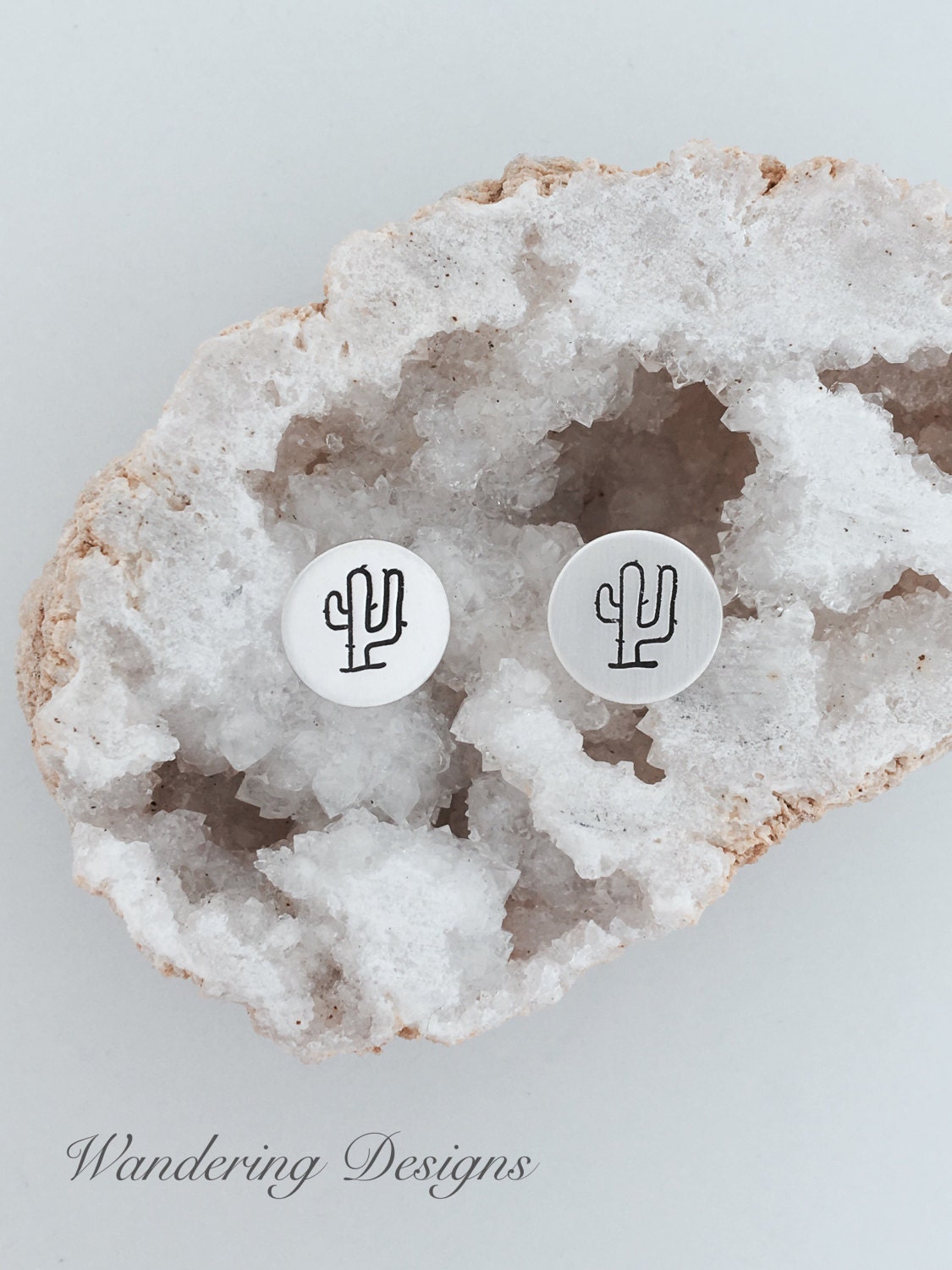 Handgestempelte Sterlingsilber Kaktus Ohrstecker Southwestern Jewelry Handgestempelte Sterlingsilber Kaktus Ohrstecker Southwestern Jewelry von WanderingDesigns