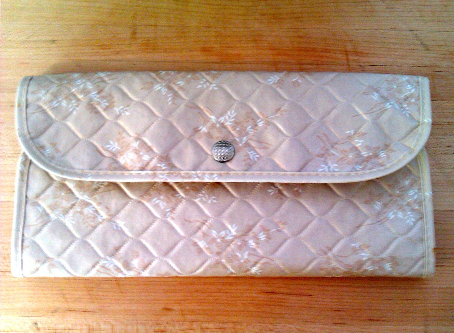 Vintage Reisekoffer Mit Spiegel, 1950Er - 1960Er Jahre Vinyl Quilted Cover Spiegel Und Kamm, Make-Up Koffer von WanderlandVintageKC
