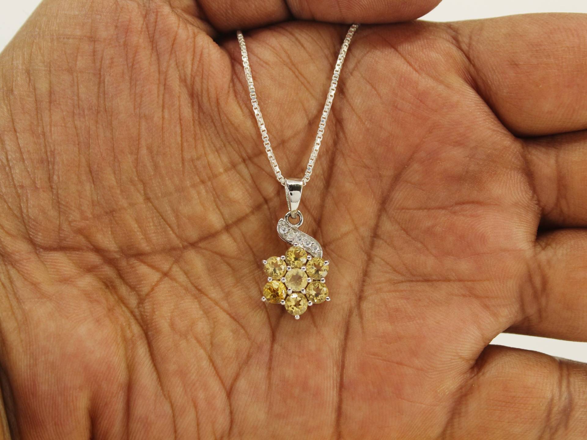 Natürlicher Gelber Citrin Edelsteinanhänger, Anhänger Mit Kette, Geburtssteinanhänger, Weihnachtsgeschenk, Blumenschmuck, Geschenk Für Sie Natürlicher Gelber Citrin Edelsteinanhänger, Anhänger Mit Kette, Geburtssteinanhänger, Weihnachtsgeschenk, Blumenschmuck, Geschenk Für Sie von WanderlustJewelryArt