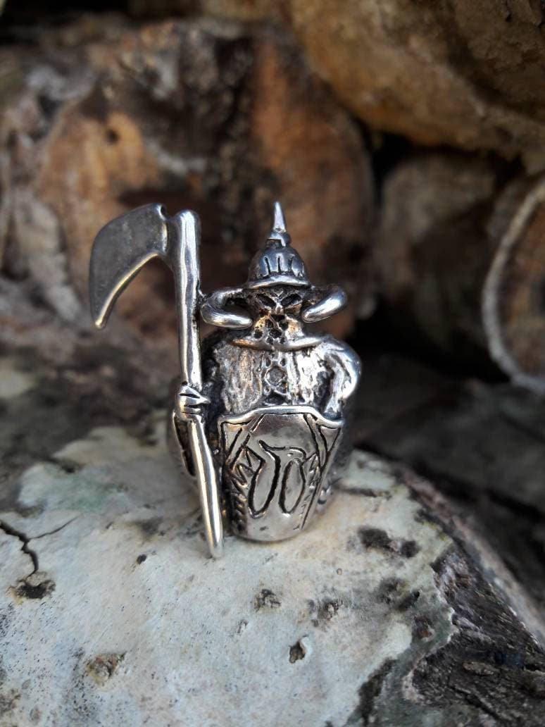 Jahrgang 1985 Gothic Henker Viking G&s Biker Ring - Größe 12, 5 Jahrgang 1985 Gothic Henker Viking G&s Biker Ring - Größe 12, 5 von WarWomanGoods