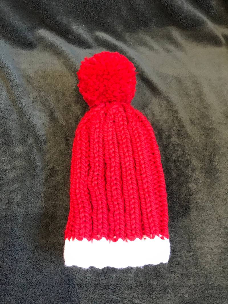 Chunky Knit Rote Weihnachtsmütze Mit Extra Großem Pompom von WaraShopKnitting