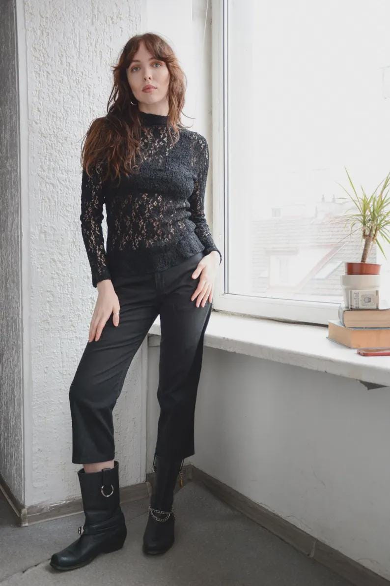 Anne Fontaine Vintage Schwarze Spitze High Neck Top von WardrobeQueenVINTAGE