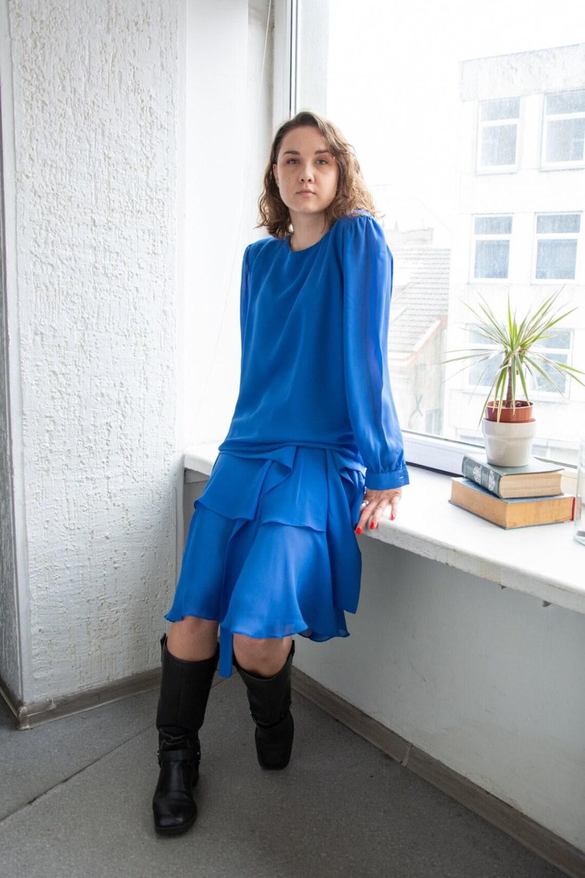 Liz Roberts Vintage Blaues Langärmeliges Midi Kleid von WardrobeQueenVINTAGE