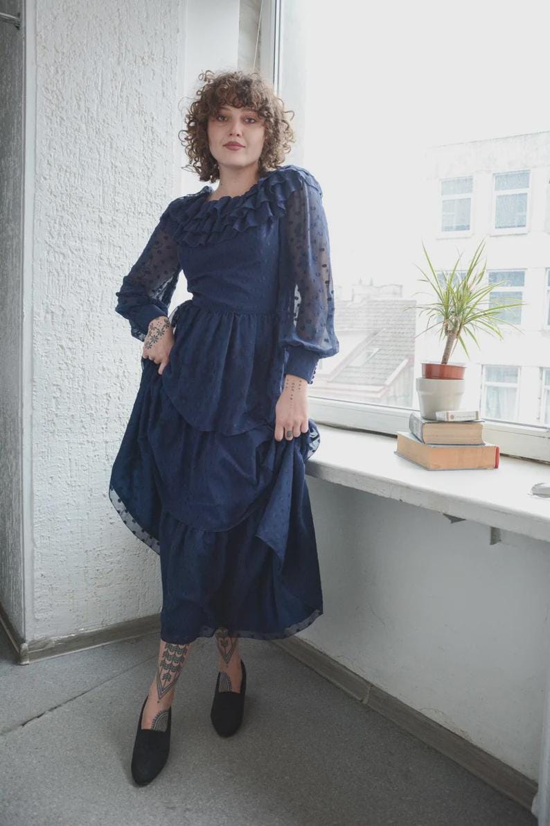 Pierre Cardin Boutiqe Vintage Marineblau von WardrobeQueenVINTAGE