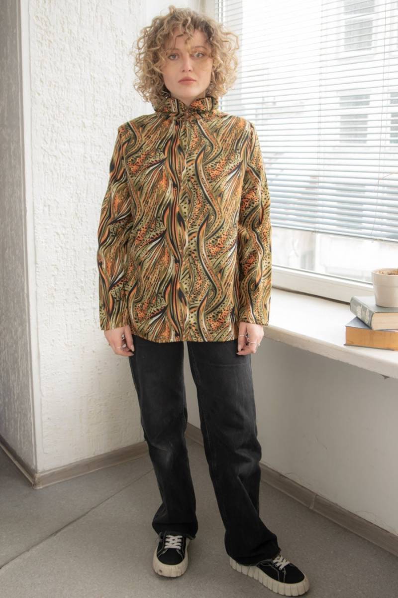 Vintage 70Er Jahre Muster Stehkragen Bluse von WardrobeQueenVINTAGE