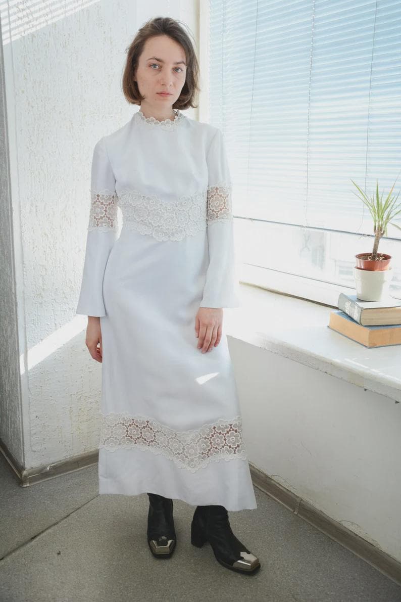 Vintage 70Er Weiß Maxi Ausgestelltes Ärmel Boho Brautkleid von WardrobeQueenVINTAGE