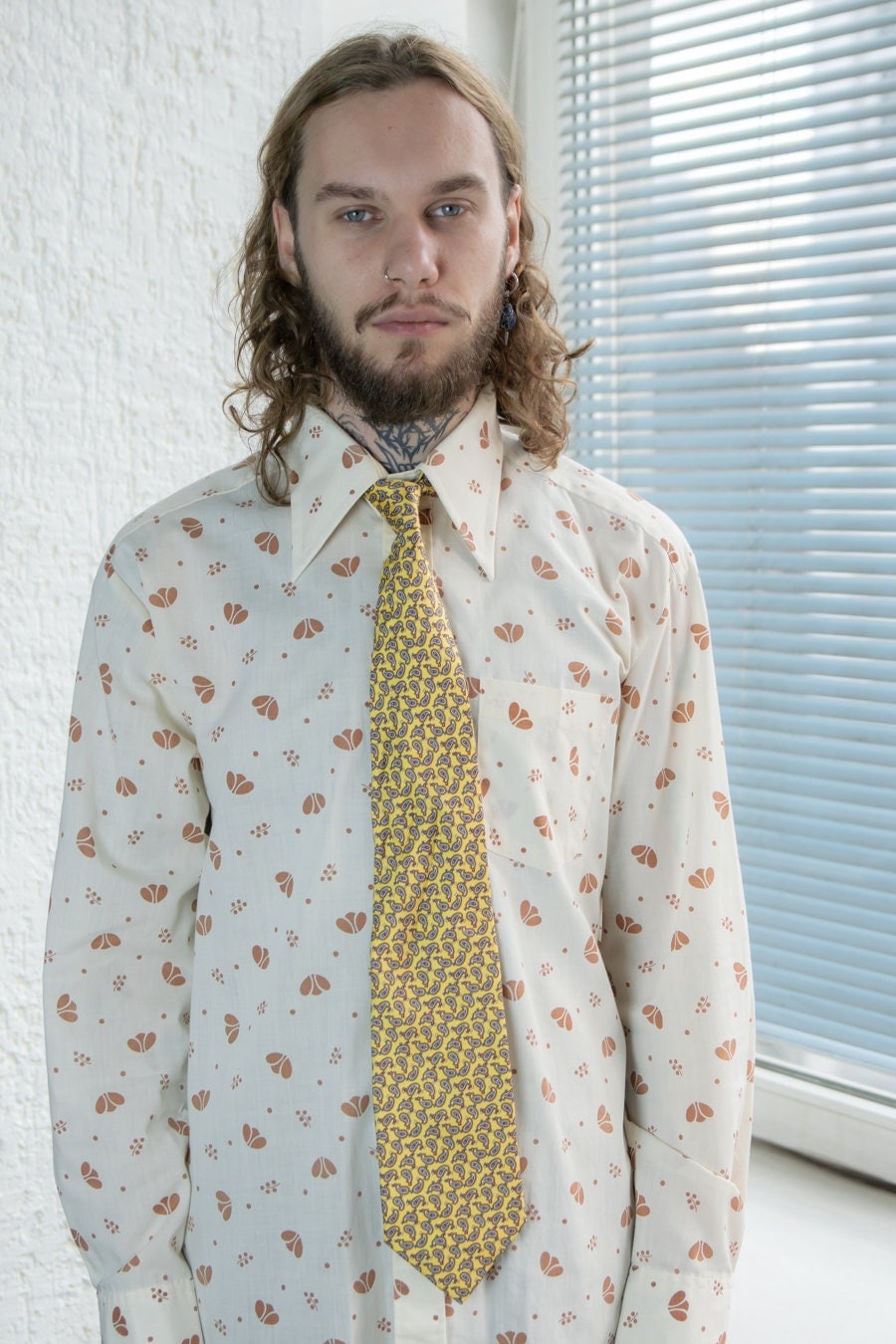 Vintage 80Er Gelbe Paisley Print Seidenkrawatte von WardrobeQueenVINTAGE