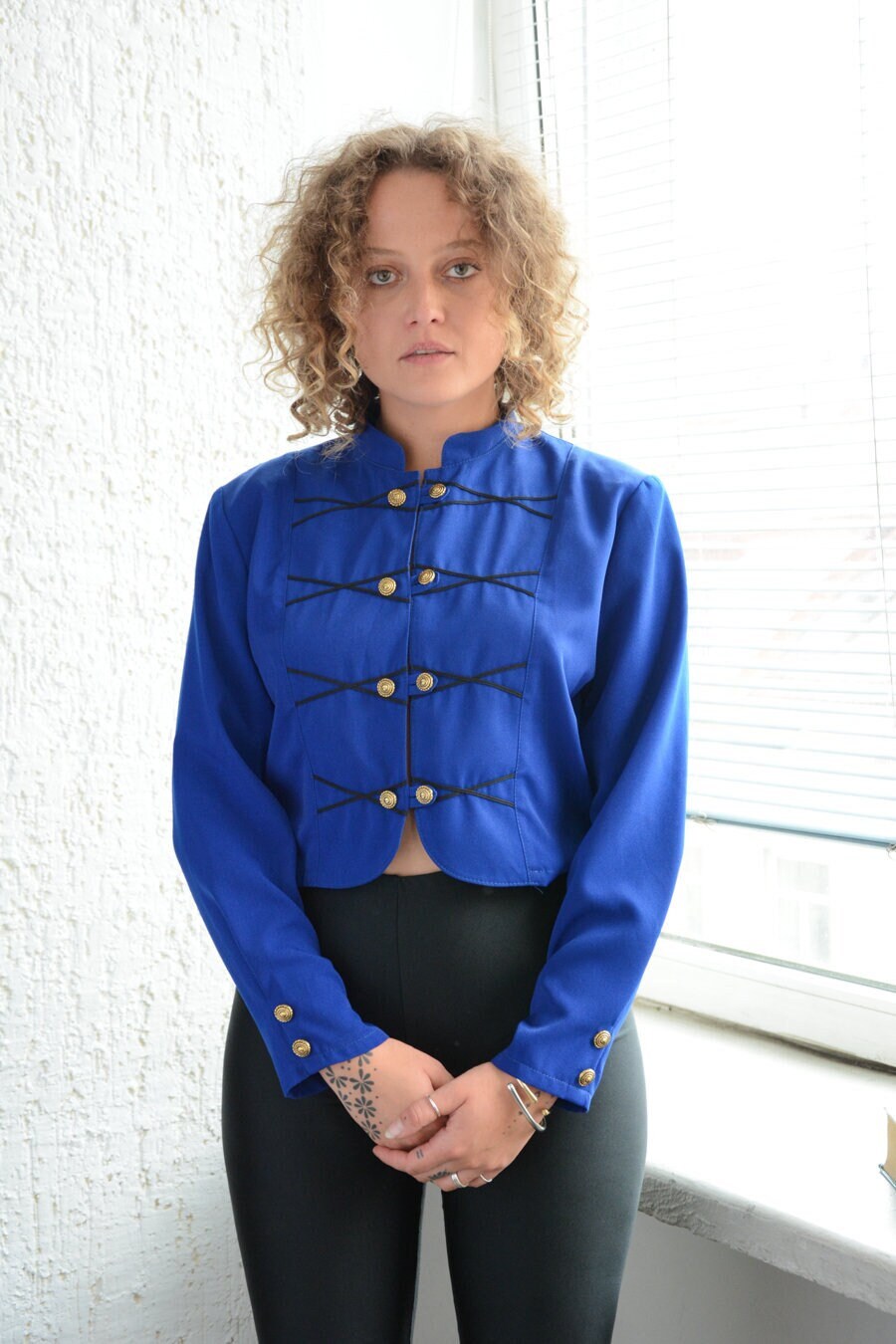 Vintage 80Er Jahre Blaue Zweireiher Stil Kurze Jacke von WardrobeQueenVINTAGE