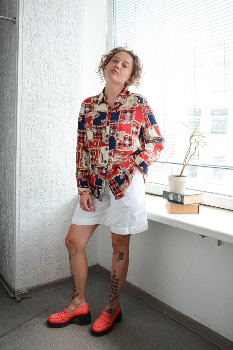 Vintage 80Er Jahre Bunt Gemusterte Bluse von WardrobeQueenVINTAGE