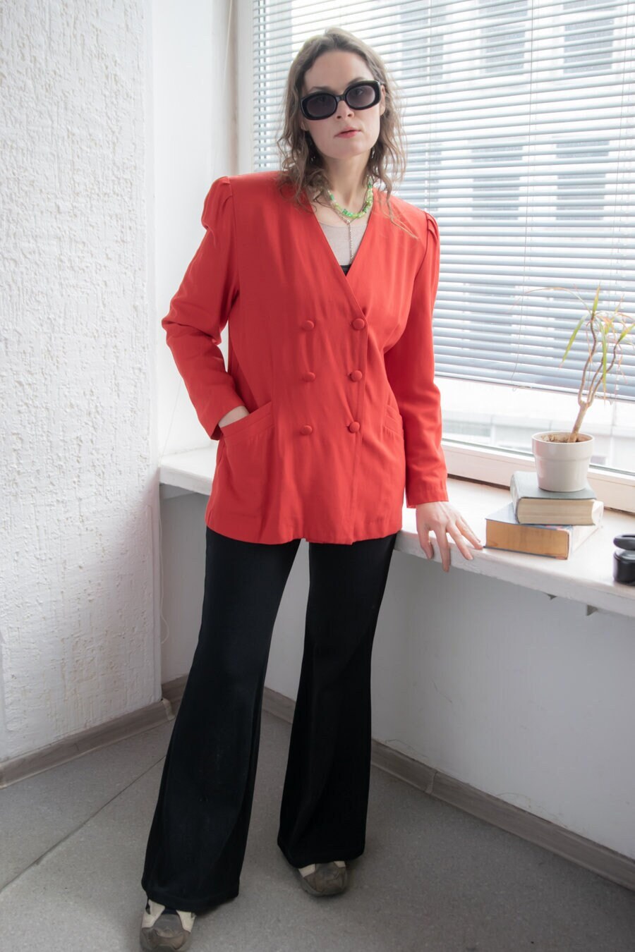 Vintage 80Er Jahre Knallroter Zweireihiger Blazer von WardrobeQueenVINTAGE