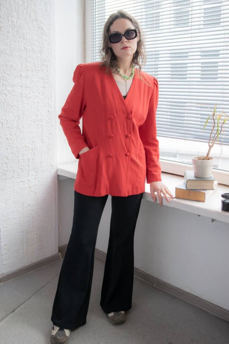 Vintage 80Er Jahre Knallroter Zweireihiger Blazer von WardrobeQueenVINTAGE