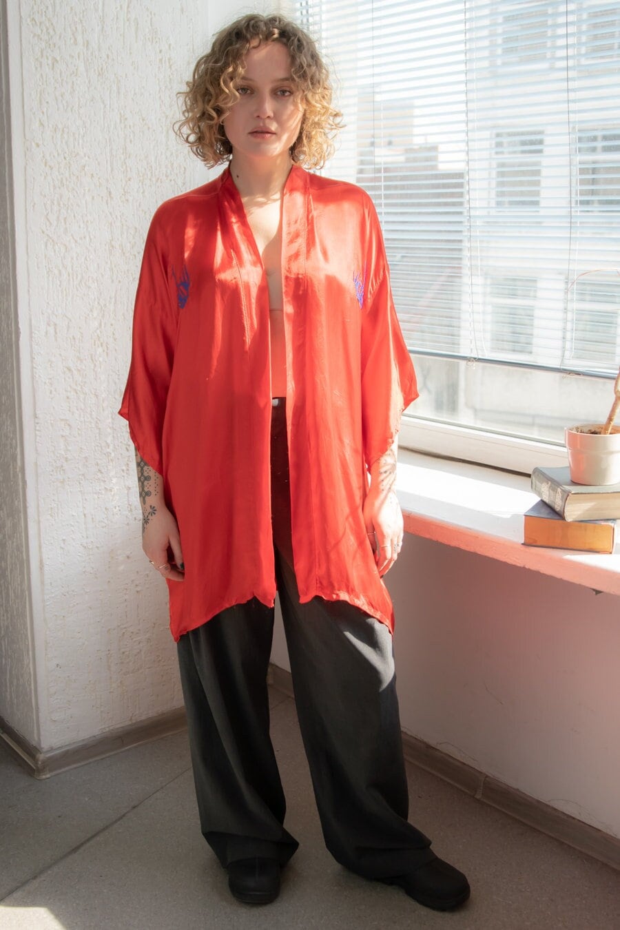 Vintage 80Er Jahre Rot Satin Besticktes Rücken Abendkleid von WardrobeQueenVINTAGE