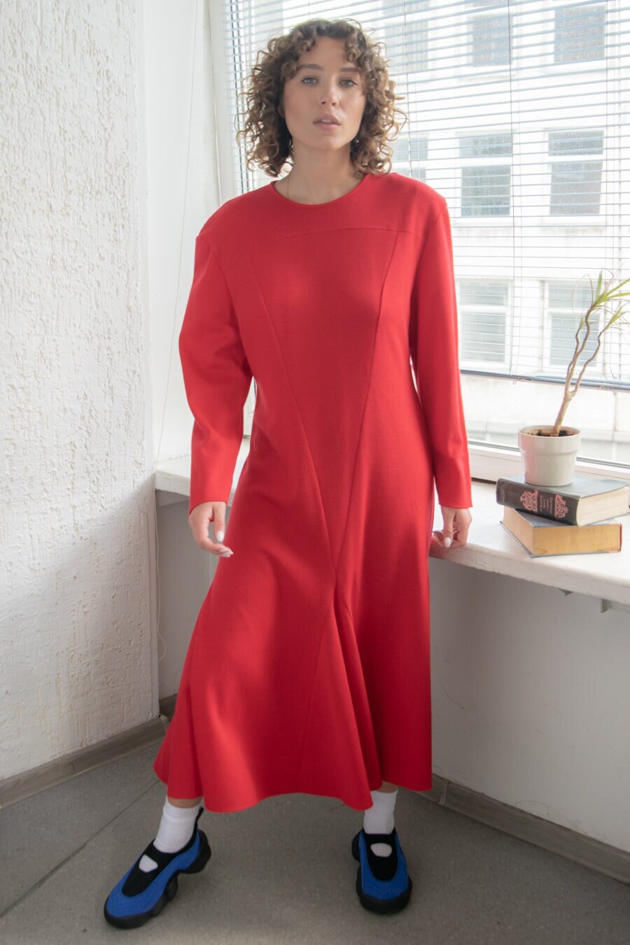 Vintage 80Er Jahre Rotes Langärmeliges Maxi Kleid von WardrobeQueenVINTAGE