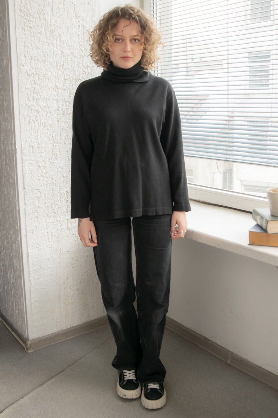 Vintage 80Er Jahre Schwarzer Strick Wolle Rollkragenpullover von WardrobeQueenVINTAGE