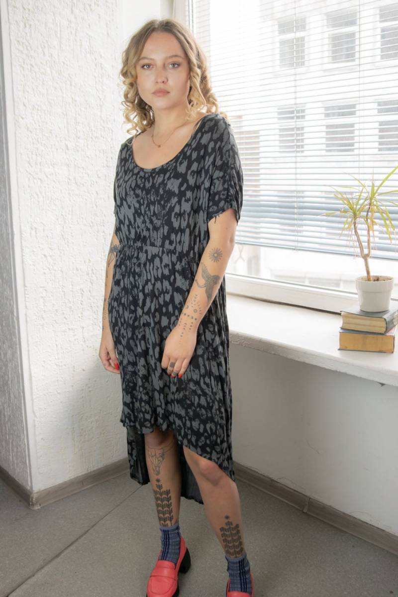 Vintage 80Er Schwarz/Grau Gemustertes Stretch Midi Kleid von WardrobeQueenVINTAGE