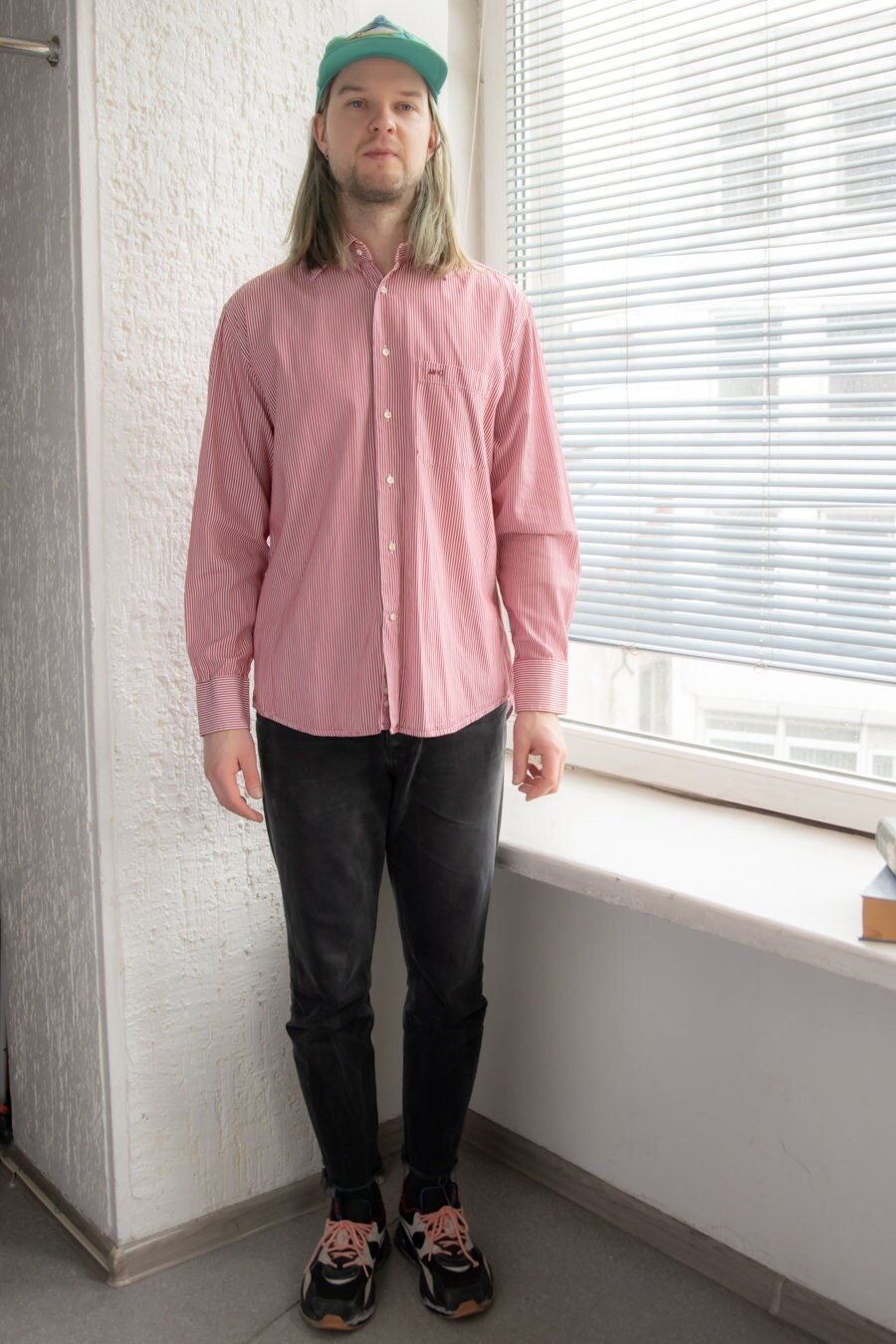 Vintage 90Er Jahre Rot/Weiss Gestreiftes Hemd von WardrobeQueenVINTAGE