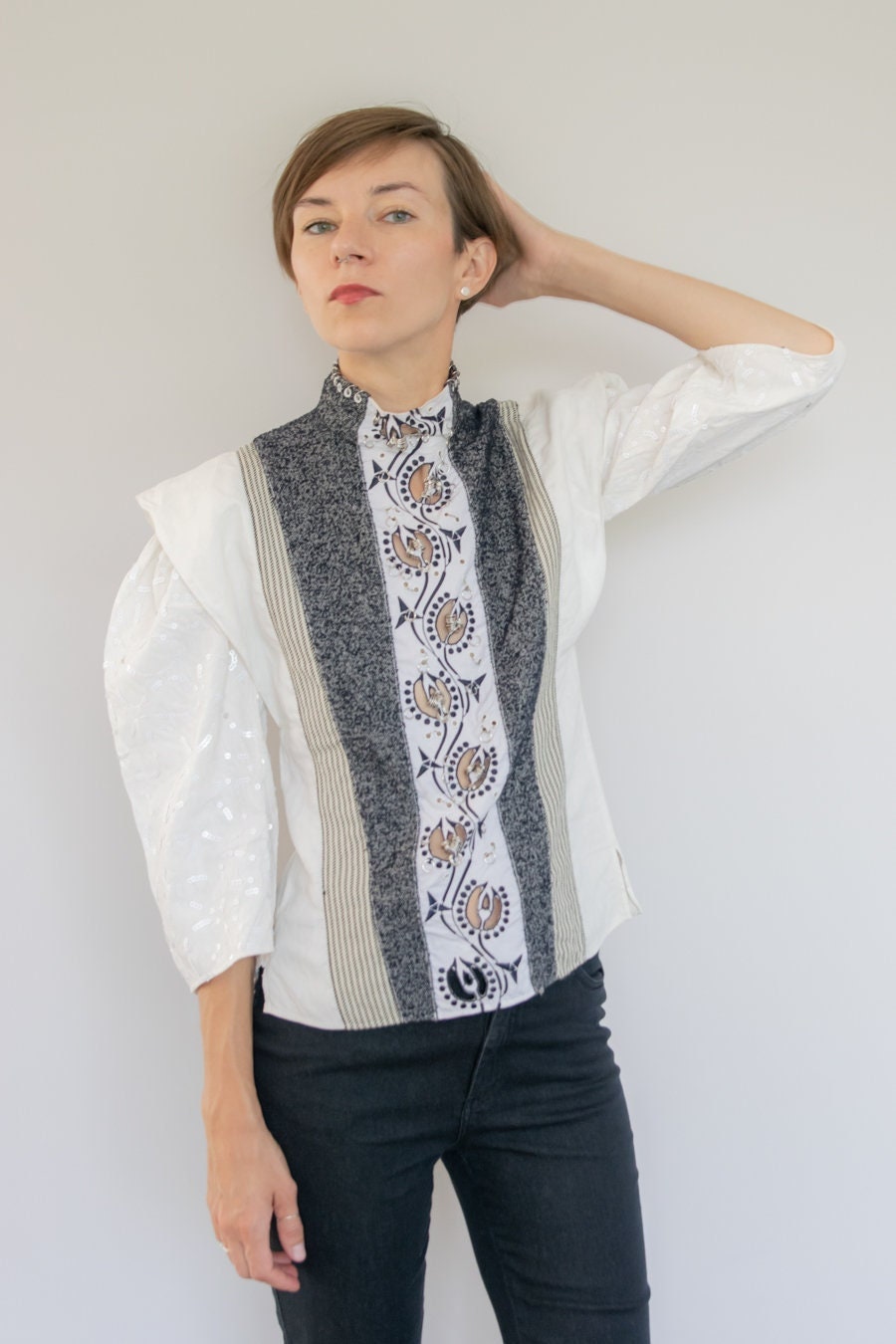 Vintage 90Er Jahre Seltene Elfenbein Ringe Verziert Chloe Top von WardrobeQueenVINTAGE