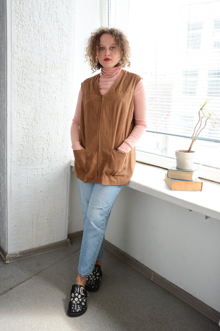 Vintage Brown Western Style Wildleder Looks Weste Top von WardrobeQueenVINTAGE