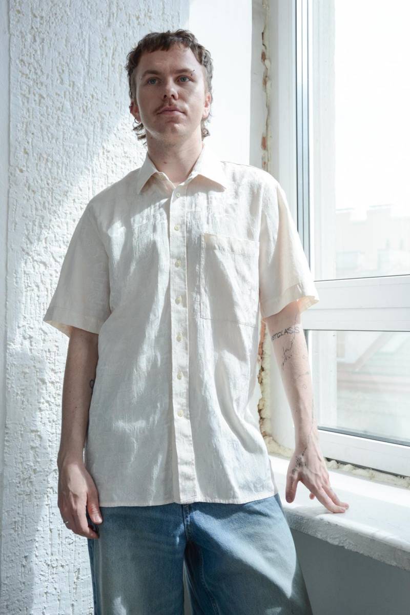 Vintage Creme Strukturierte Kurzarm Shirt von WardrobeQueenVINTAGE