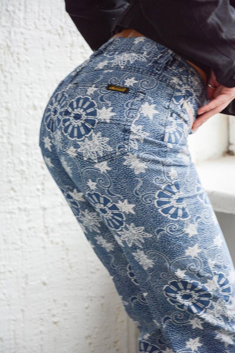 Vintage Diesel Blau Gemusterte Baumwoll Hose von WardrobeQueenVINTAGE