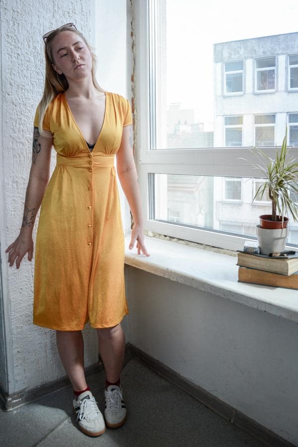 Vintage Gelbes Schimmerndes Midi Kleid von WardrobeQueenVINTAGE