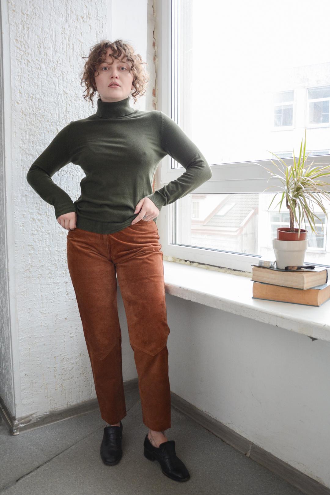 Vintage Khaki Baumwoll Top Mit Rollkragen von WardrobeQueenVINTAGE