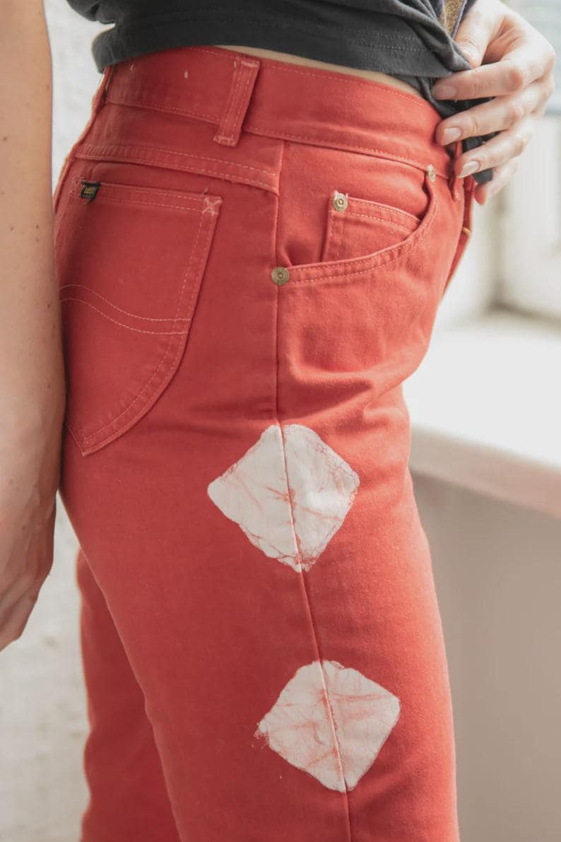 Vintage Lee Seltene Rote Hoch Taillierte Hose von WardrobeQueenVINTAGE