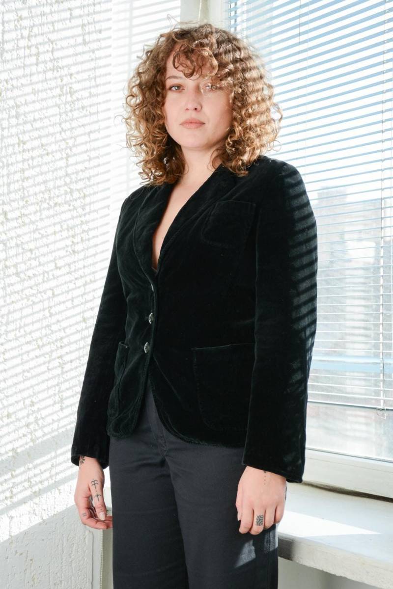 Vintage Schwarze Samt Blazer Jacke von WardrobeQueenVINTAGE