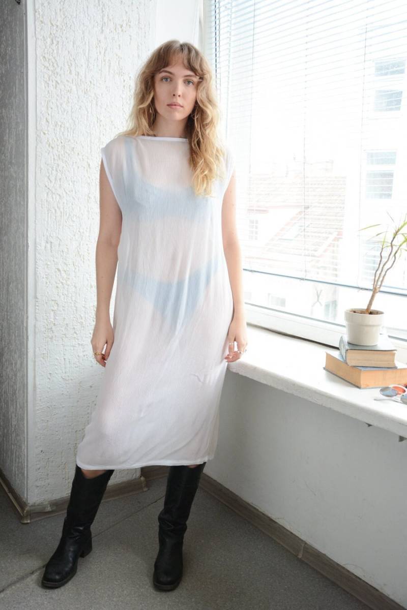 Vintage Weißes Plissiertes Midikleid von WardrobeQueenVINTAGE