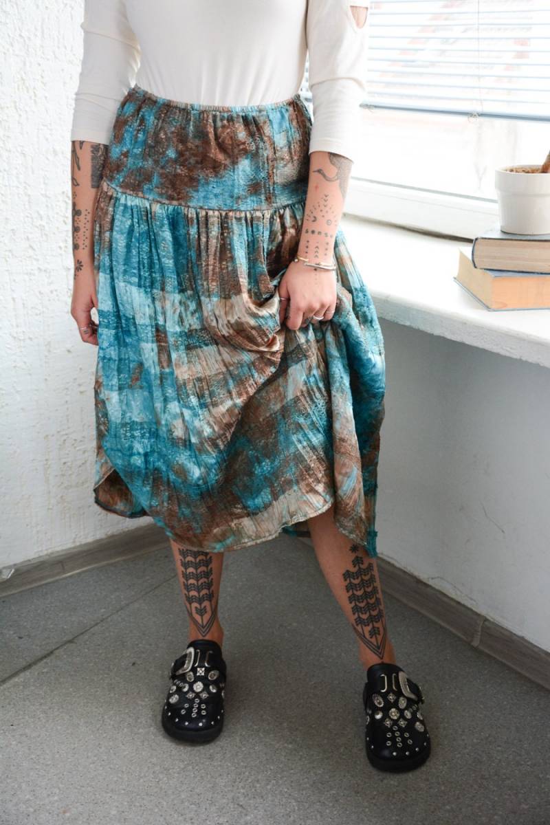 Vintage Y2K Blau/Brauner Falten Midi Rock Mit Spitze von WardrobeQueenVINTAGE