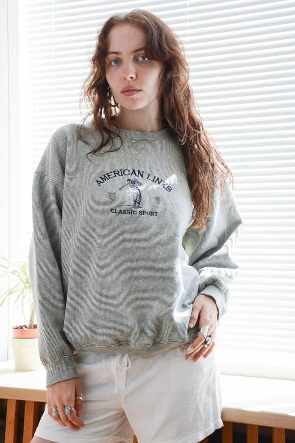 Vintage Y2K Grau Gestreifter Pullover von WardrobeQueenVINTAGE