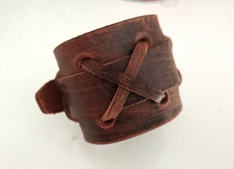Breites Lederarmband, X Armband Leder, Verstellbares Armband, Boho Armband, Custom Cuff Armband, Handgefertigte Verstellbare Ledermanschette Braun Breites Lederarmband, X Armband Leder, Verstellbares Armband, Boho Armband, Custom Cuff Armband, Handgefertigte Verstellbare Ledermanschette Braun von WarmHeartHouse