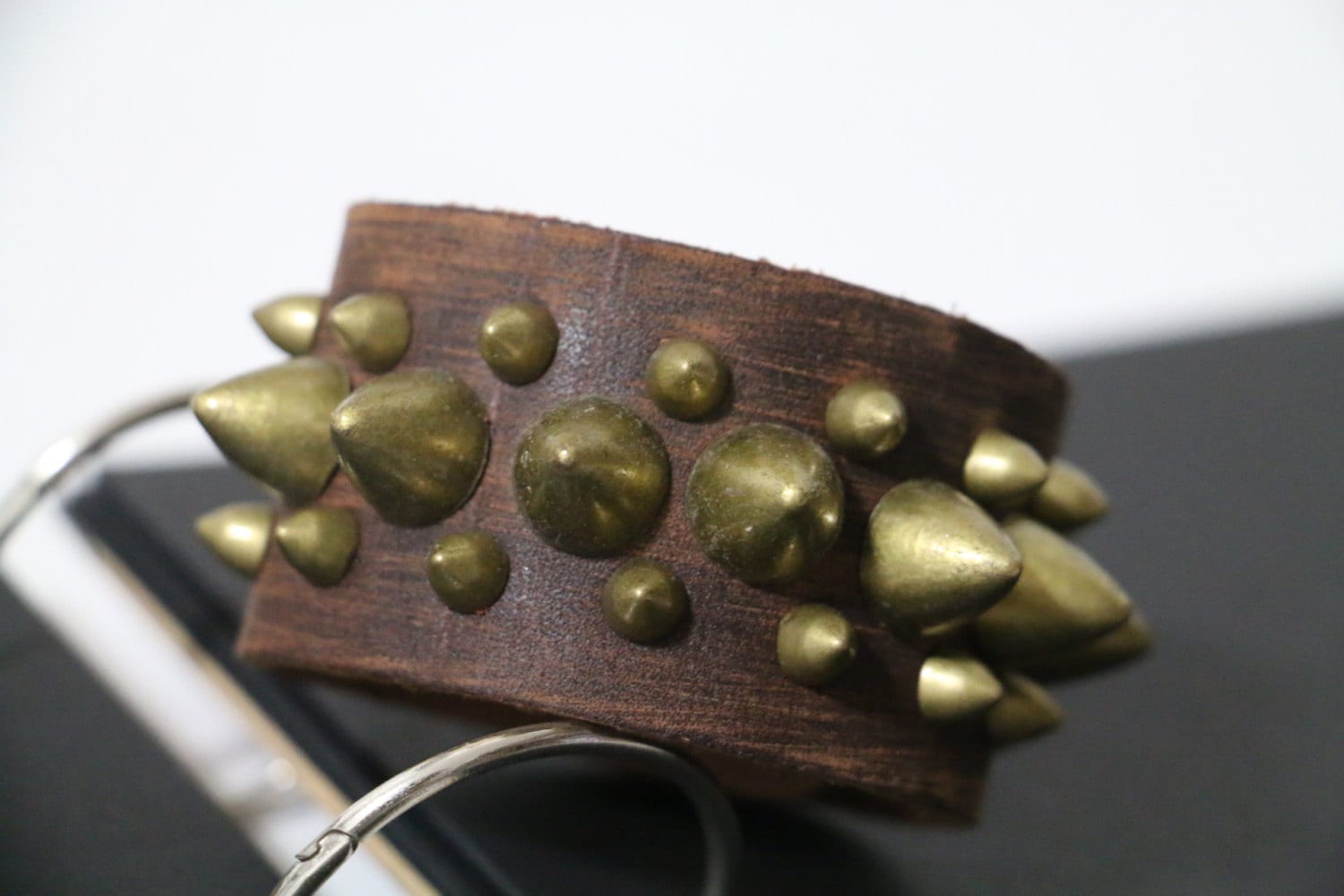 Leder Herrenarmband Mit Verstellbarem Nietenarmband Herren, Lederarmband Breit, Punk Armband Leder Herrenarmband Mit Verstellbarem Nietenarmband Herren, Lederarmband Breit, Punk Armband von WarmHeartHouse