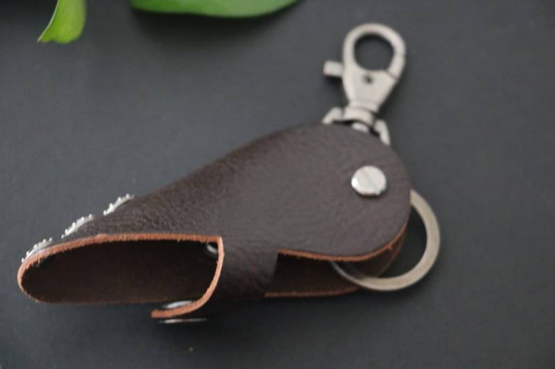 Leder Schlüsselanhänger Herren Braun Aus Dickem Gürtelband Leder Schlüsselanhänger Herren Braun Aus Dickem Gürtelband von WarmHeartHouse