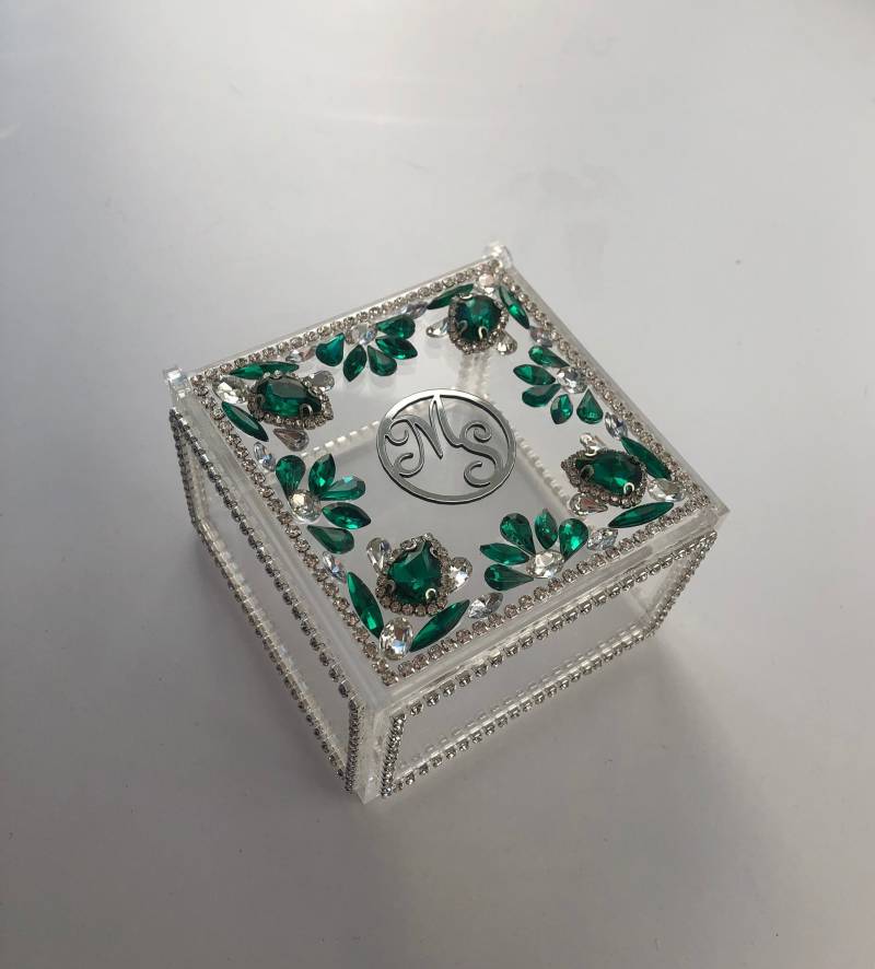 Verlobungsring Box Eheringe Mit Smaragdgrünen Und Silbernen Kristallen Weißem Kissen Verlobungsring Box Eheringe Mit Smaragdgrünen Und Silbernen Kristallen Weißem Kissen von WarmhomeGifts