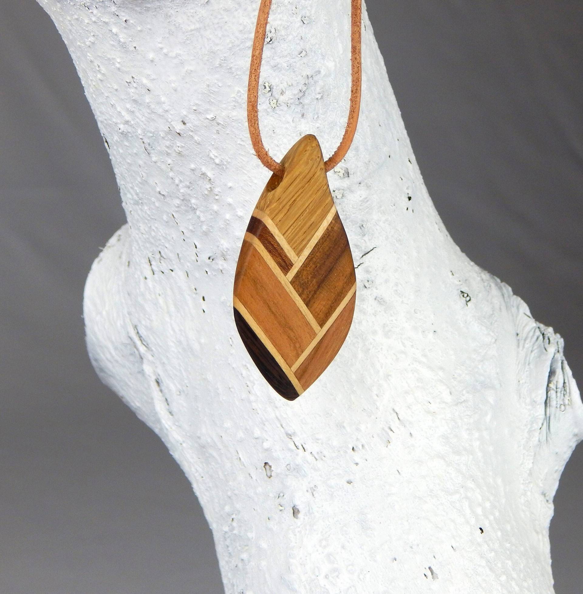Holz Kette Anhänger | Schmuck Aus Kettenanhänger Handarbeit Holz-Schmuck Hals Holz Kette Anhänger | Schmuck Aus Kettenanhänger Handarbeit Holz-Schmuck Hals von Warnowfaktur
